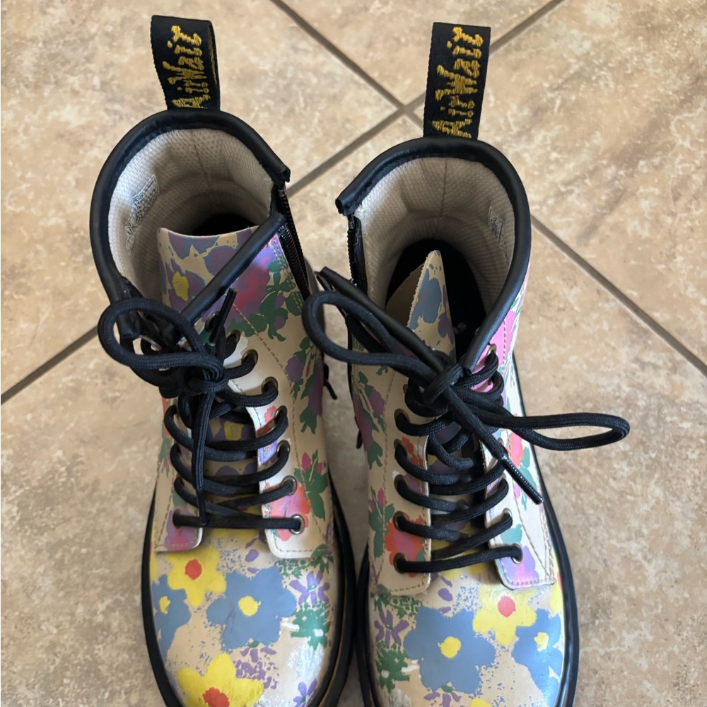JUNIOR 1460 FLORAL MASH UP LEATHER LACE UP BOOTS  size US 3